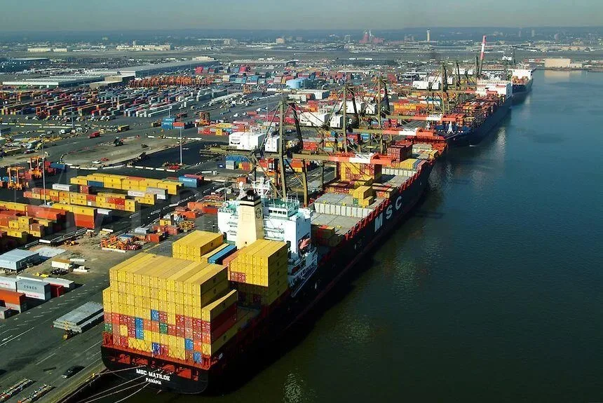 Loading Shipping Containers On Boats