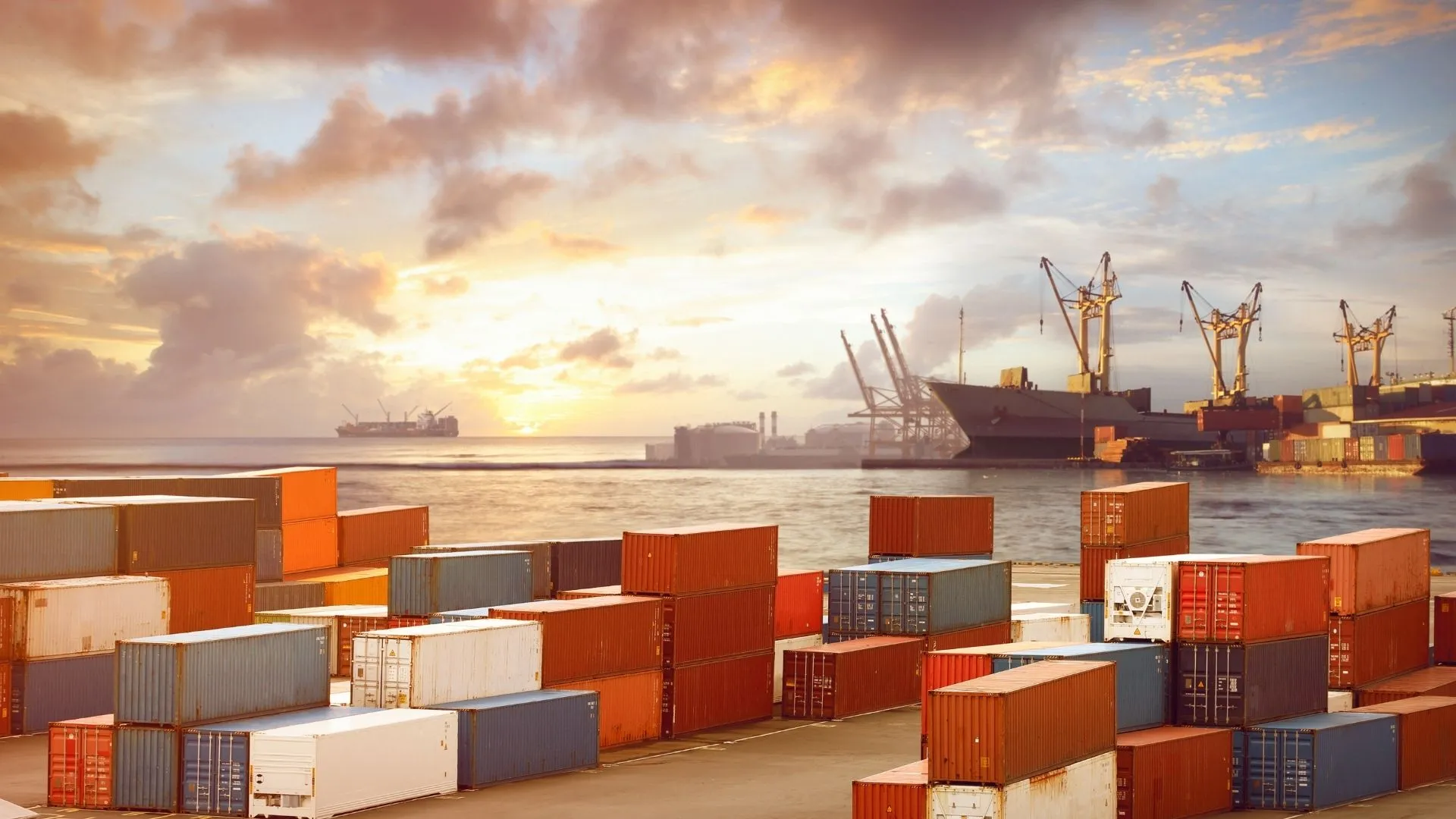 Key Factors to Consider When Renting a Shipping Container